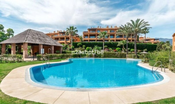 apartment - Resale - Estepona - Atalaya
