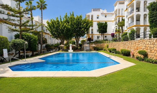 apartment - Resale - Estepona - Atalaya