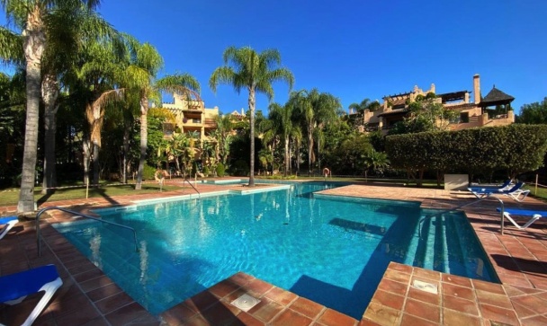 apartment - Resale - Estepona - Atalaya