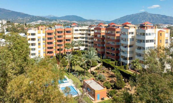 apartment - Resale - Estepona - Atalaya