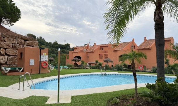 apartment - Resale - Marbella - Elviria