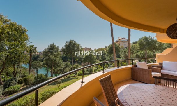 apartment - Resale - Marbella - Elviria