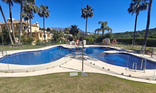 apartment - Wiederverkauf - Casares - Casares Centro