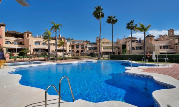 apartment - Wiederverkauf - Estepona - Estepona Centro