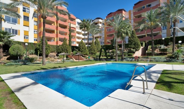 apartment - Wiederverkauf - Estepona - Estepona Centro