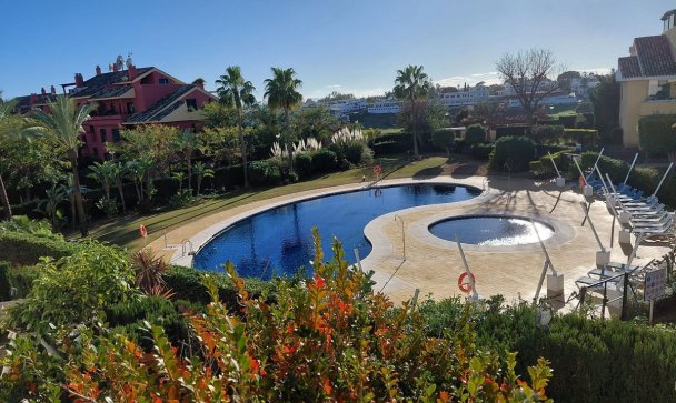 apartment - Wiederverkauf - Estepona - Estepona Centro