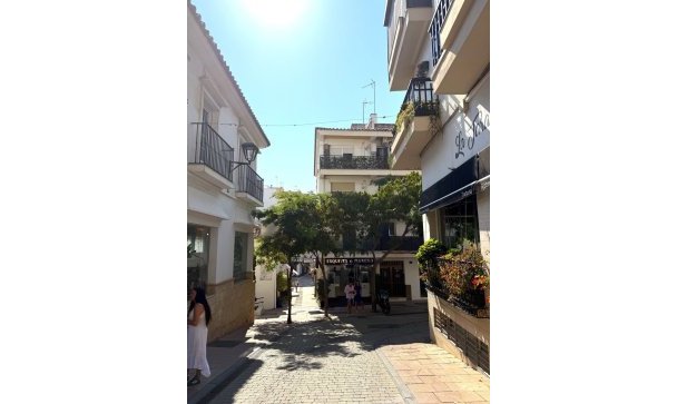 apartment - Wiederverkauf - Estepona - Estepona Centro