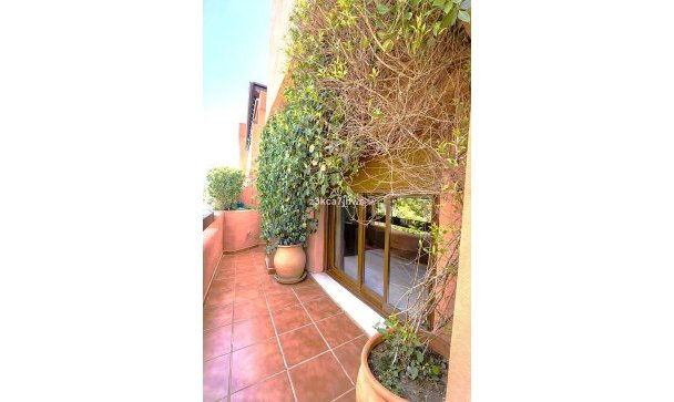 apartment - Wiederverkauf - Estepona - Estepona Centro