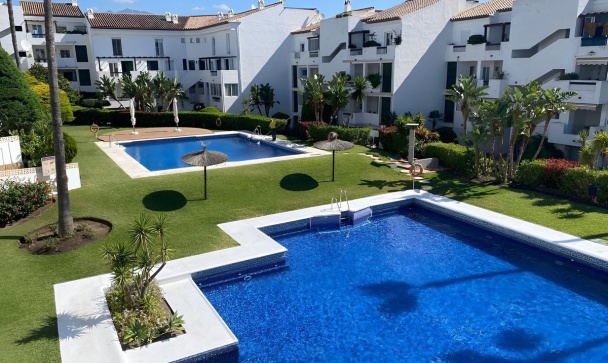 apartment - Wiederverkauf - Estepona - Estepona Centro
