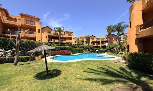 apartment - Wiederverkauf - Estepona - Estepona Centro