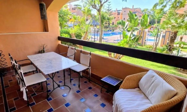 apartment - Wiederverkauf - Estepona - Estepona Centro