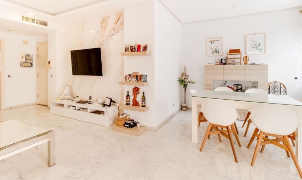 apartment - Wiederverkauf - Estepona - Estepona Centro