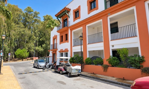 apartment - Wiederverkauf - Estepona - Estepona Centro