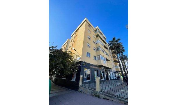 apartment - Wiederverkauf - Estepona - Estepona Centro