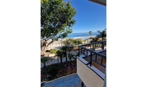 apartment - Wiederverkauf - Estepona - Estepona Centro