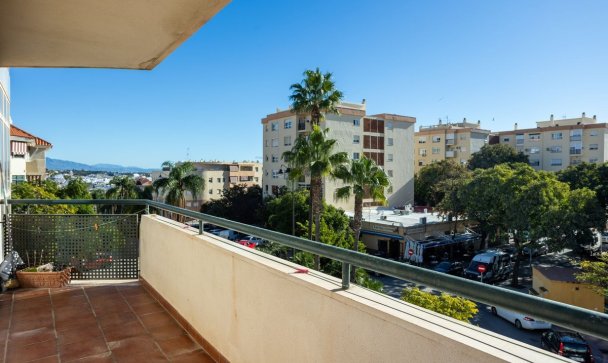 apartment - Wiederverkauf - Estepona - Estepona Centro