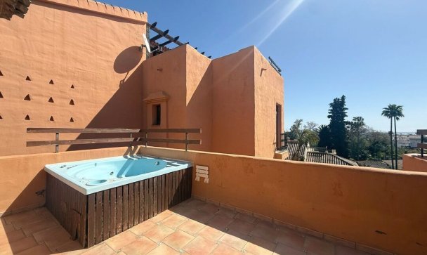 apartment - Wiederverkauf - Estepona - Estepona Centro
