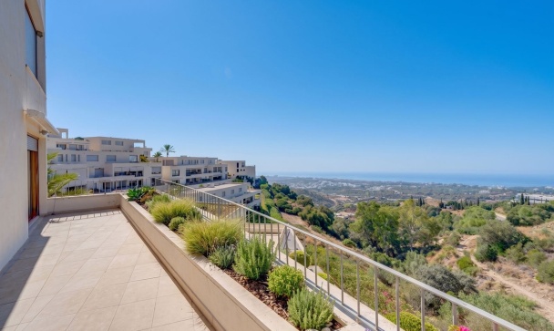 apartment - Wiederverkauf - Marbella - Altos de los Monteros