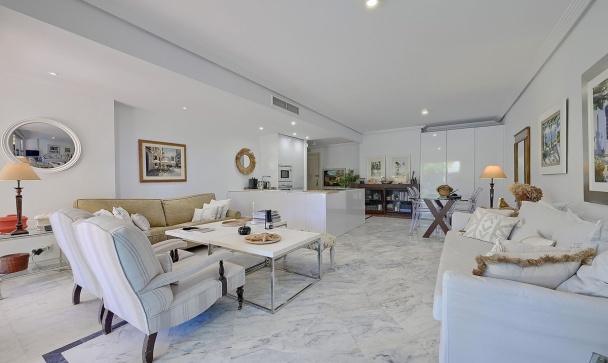 apartment - Wiederverkauf - Marbella - Bahía de Marbella