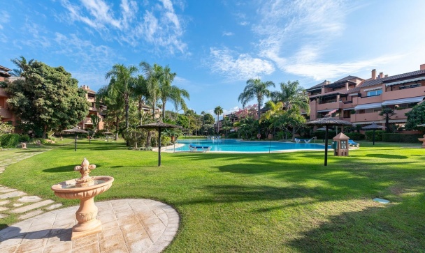 apartment - Wiederverkauf - Marbella - Guadalmina Baja