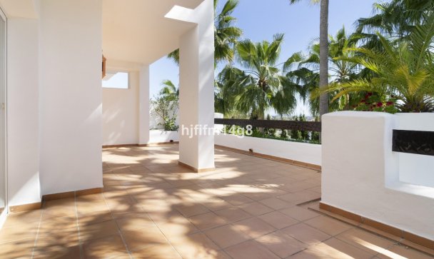 apartment - Wiederverkauf - Marbella - Nueva Andalucía