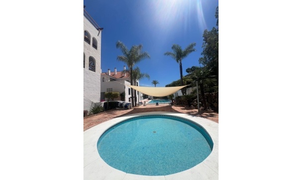 apartment - Wiederverkauf - Marbella - Nueva Andalucía
