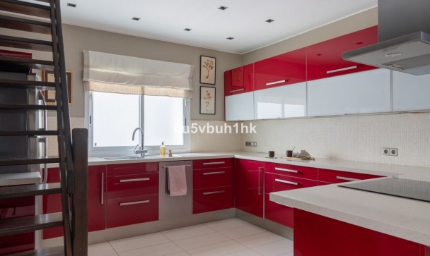 apartment - Wiederverkauf - Marbella - Nueva Andalucía