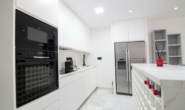 apartment - Wiederverkauf - Marbella - Puerto Banús
