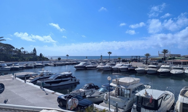 apartment - Wiederverkauf - Marbella - Puerto de Cabopino