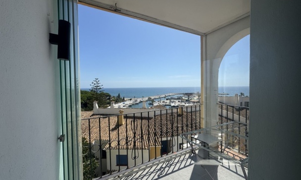apartment - Wiederverkauf - Marbella - Puerto de Cabopino