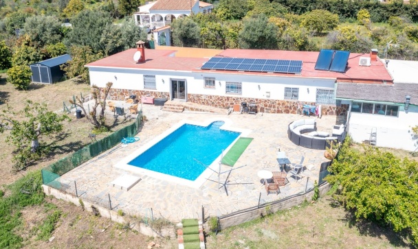 Country house - Resale - Estepona - Estepona Centro