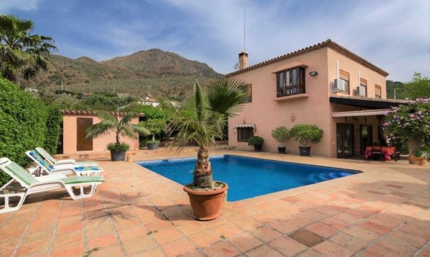 Country house - Resale - Estepona - Estepona Centro