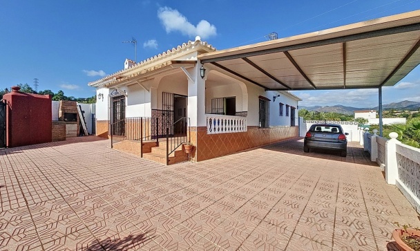 Country house - Wiederverkauf - Estepona - El Padron