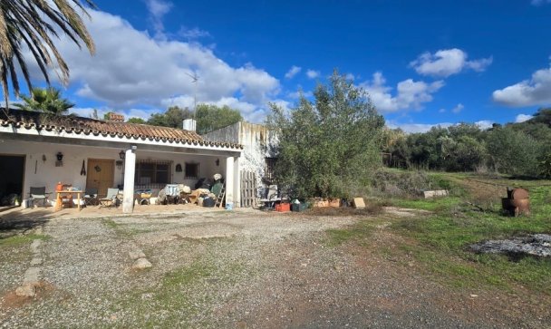 Country house - Wiederverkauf - Estepona - Estepona Centro