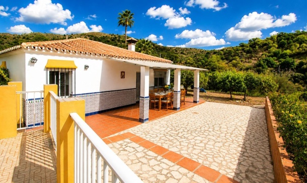 Country house - Wiederverkauf - Estepona - Estepona Centro