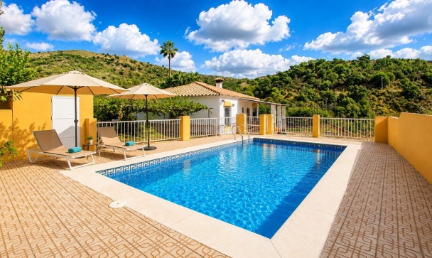 Country house - Wiederverkauf - Estepona - Estepona Centro