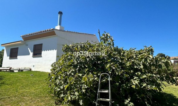 Country house - Wiederverkauf - Estepona - Estepona Centro