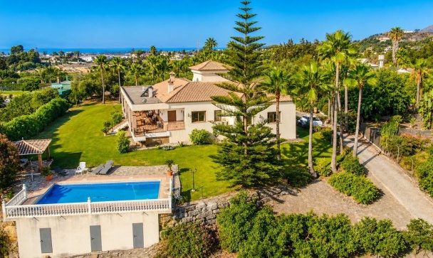 Country house - Wiederverkauf - Estepona - Estepona Centro