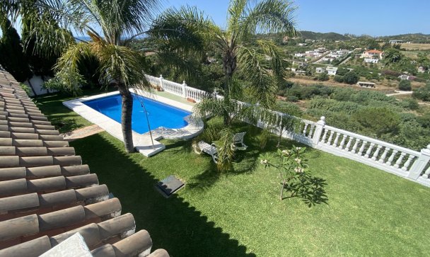 Country house - Wiederverkauf - Estepona - Estepona Centro