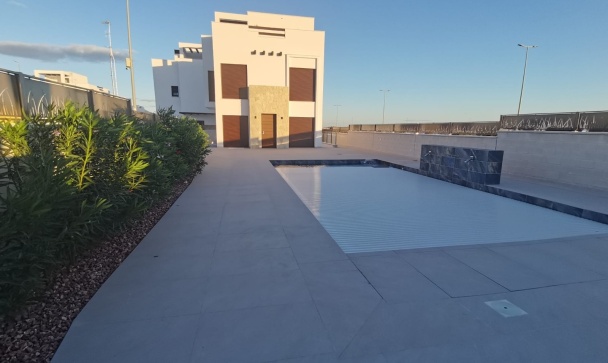 Laguna Azul Villa - Rynek pierwotny - Los Montesinos - La Herrada