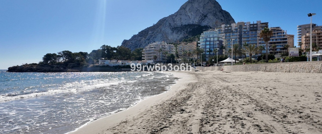 Neue Gebäude - Villa - Calpe - Calpe Centro