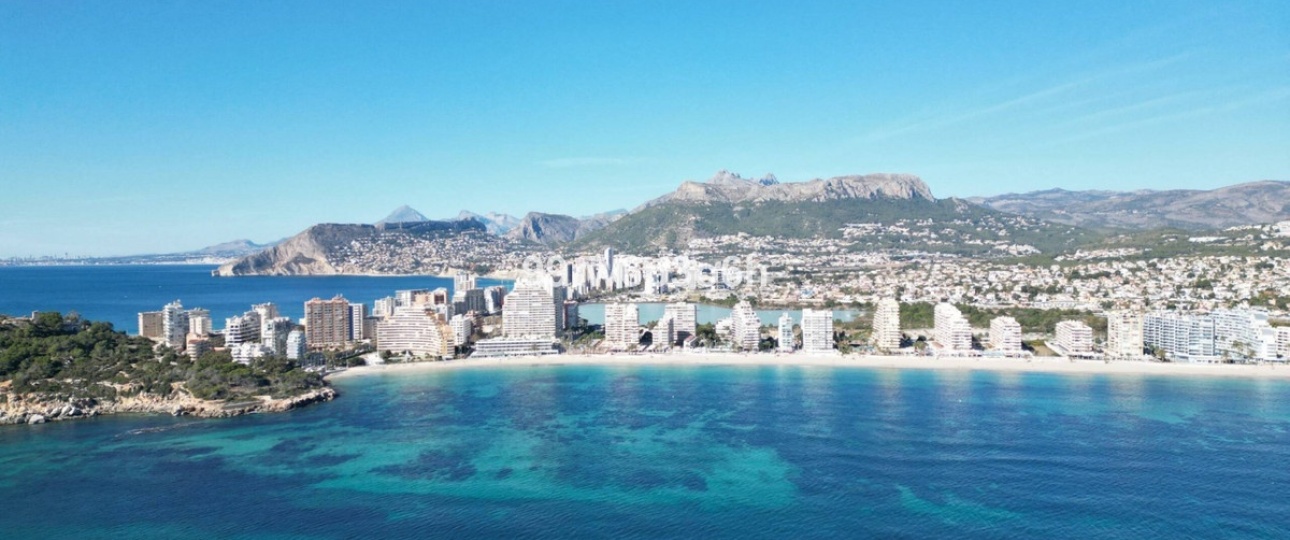 Neue Gebäude - Villa - Calpe - Calpe Centro