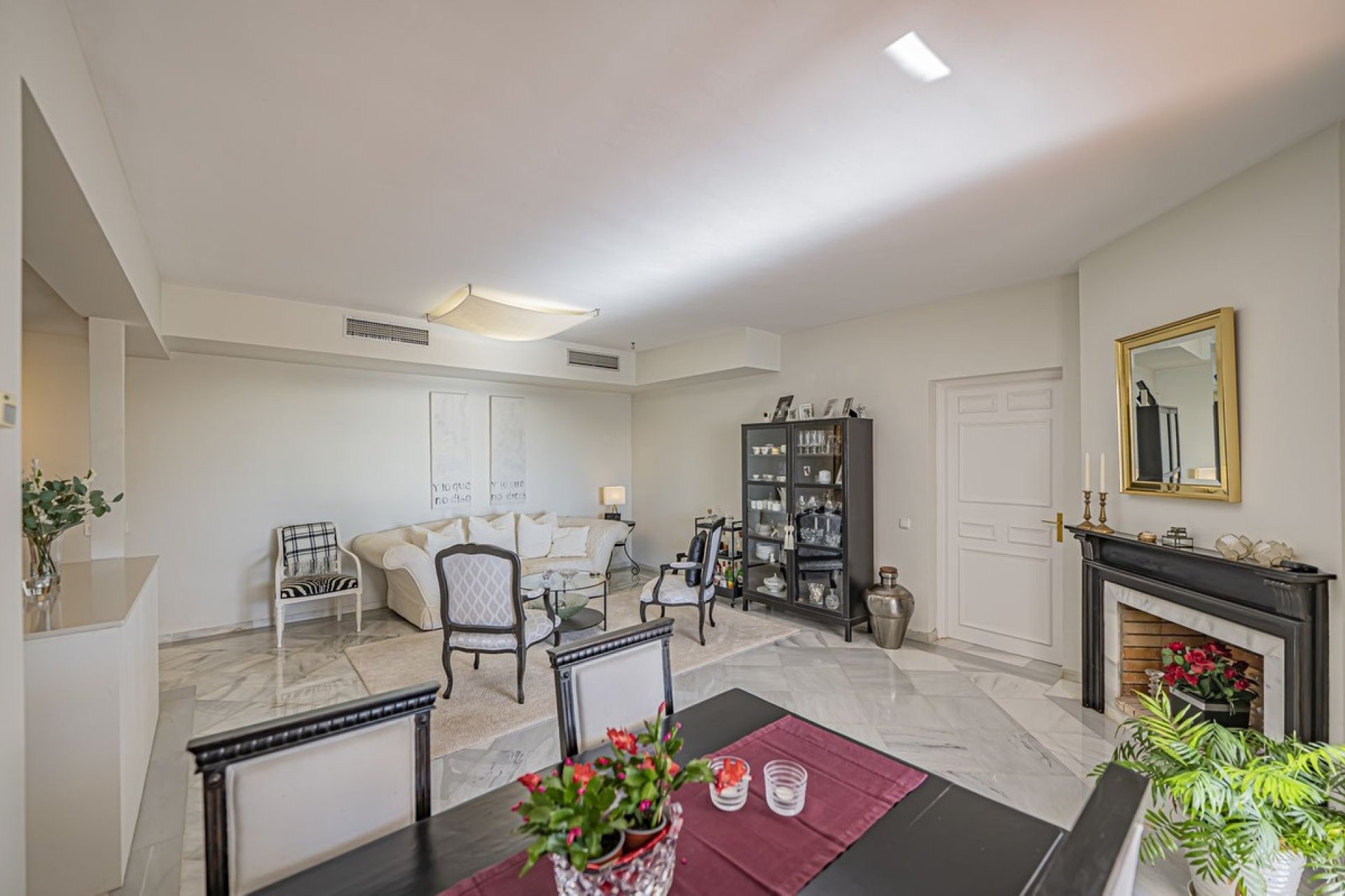 Resale - apartment - Benahavís - Benahavís Centro