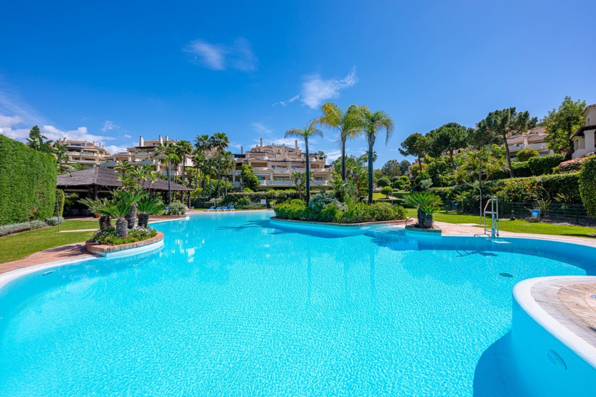 Resale - apartment - Benahavís - Benahavís Centro