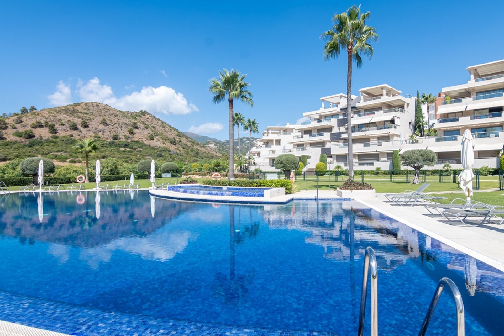 Resale - apartment - Benahavís - Benahavís Centro