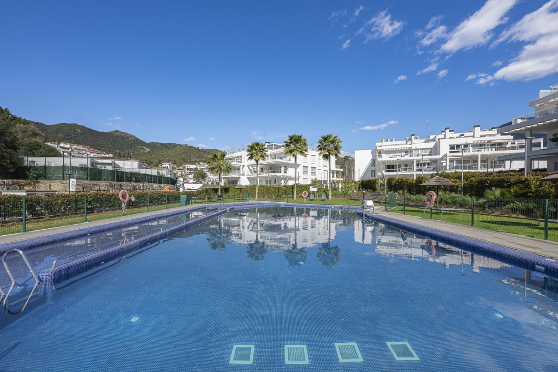 Resale - apartment - Benahavís - Benahavís Centro