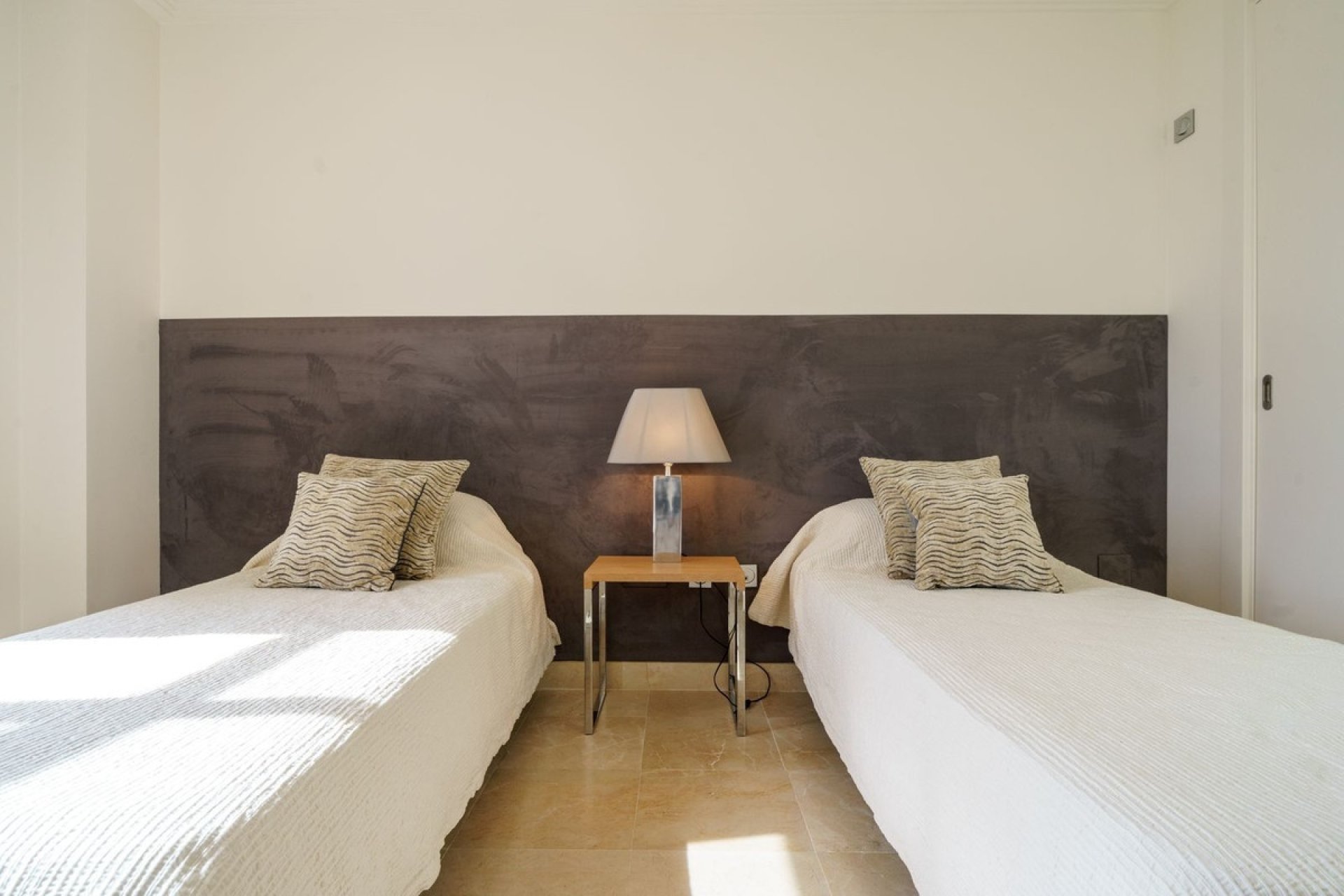 Resale - apartment - Benahavís - Benahavís Centro