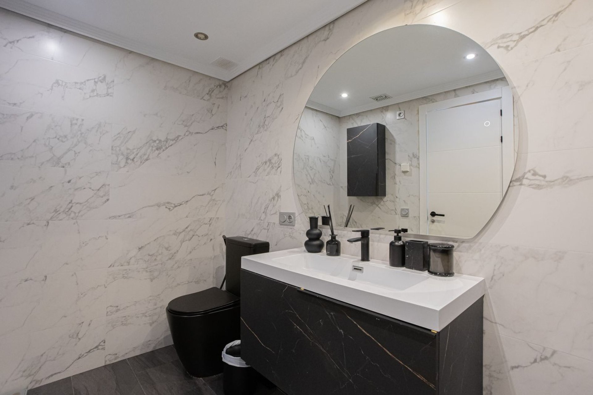 Resale - apartment - Benahavís - Benahavís Centro
