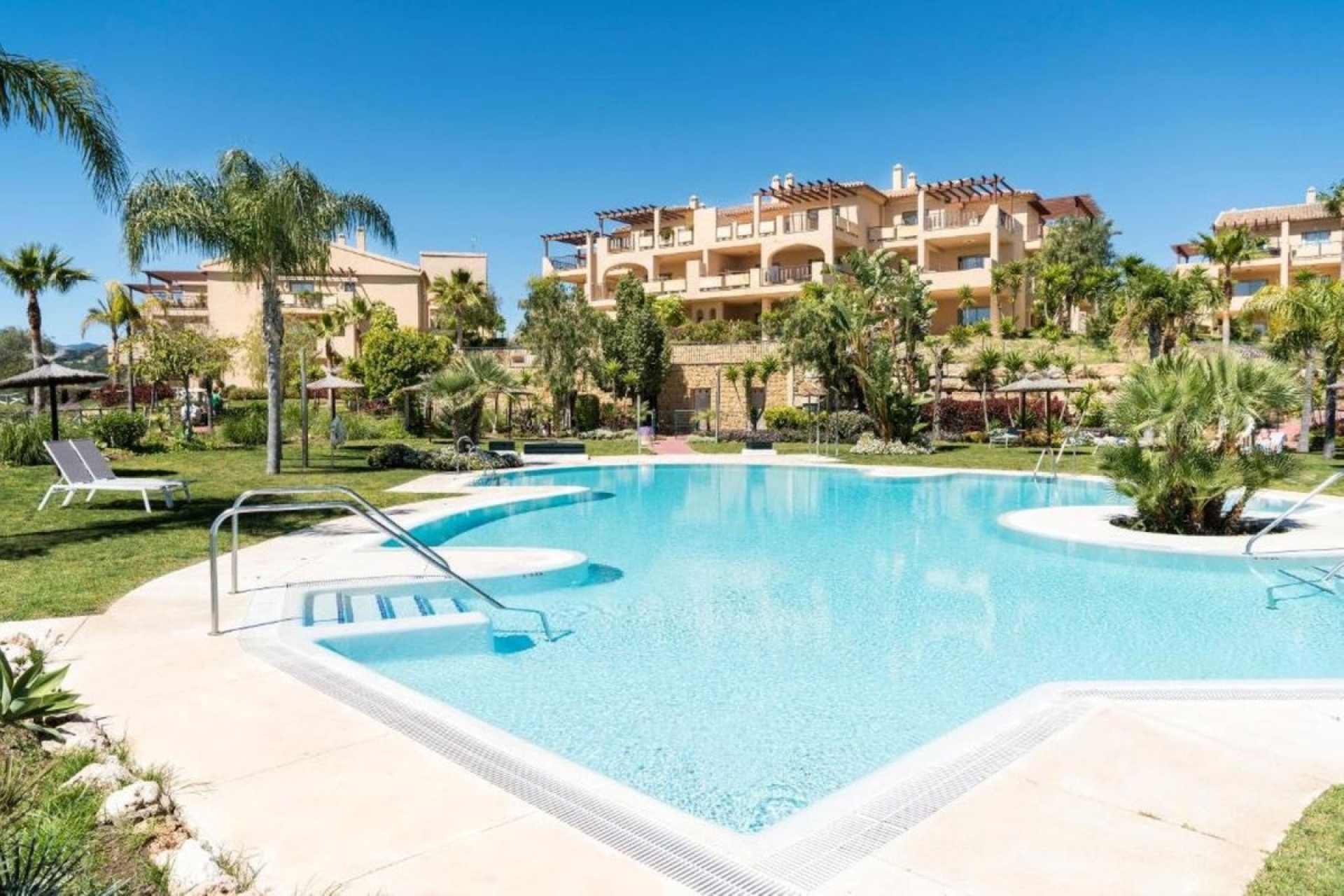 Resale - apartment - Benahavís - Benahavís Centro