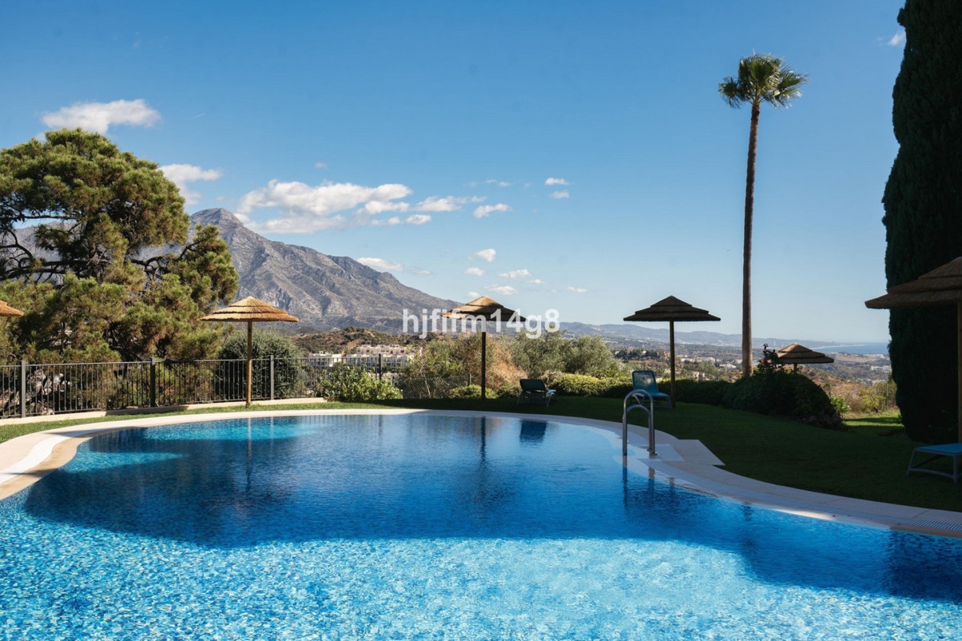 Resale - apartment - Benahavís - Benahavís Centro